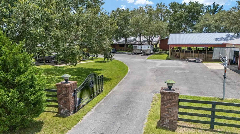 18800 SE 47TH PLACE Morriston, FL 32668