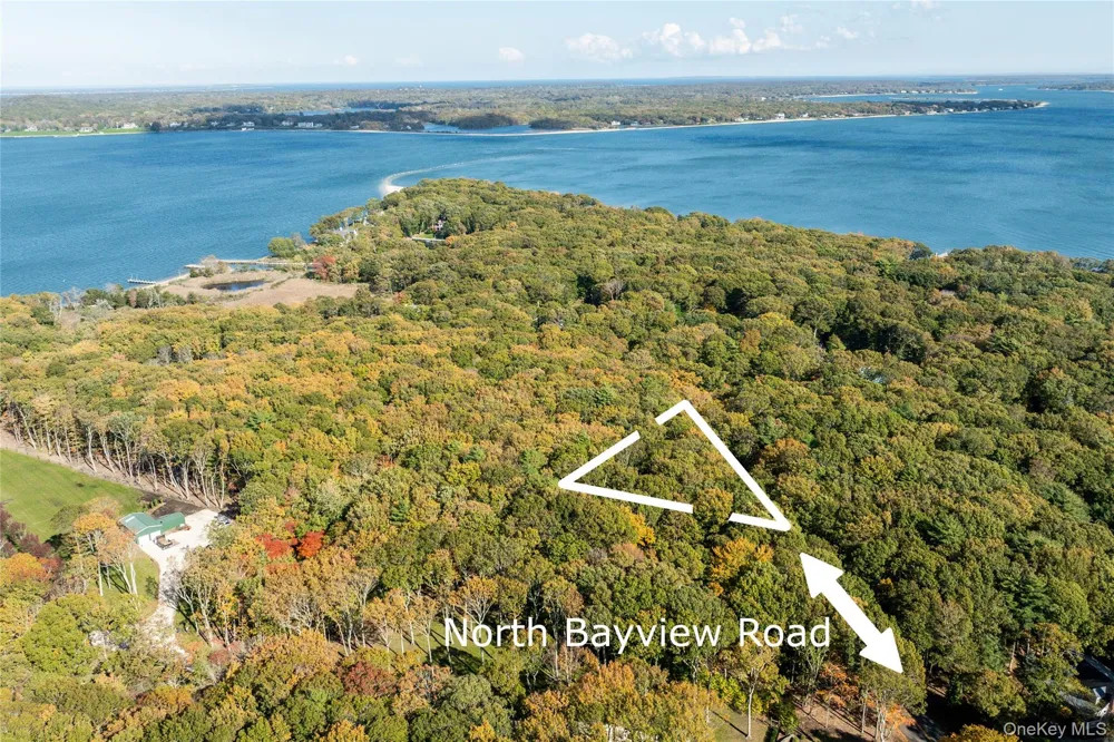 11195 Bayview Road Southold, NY 11971