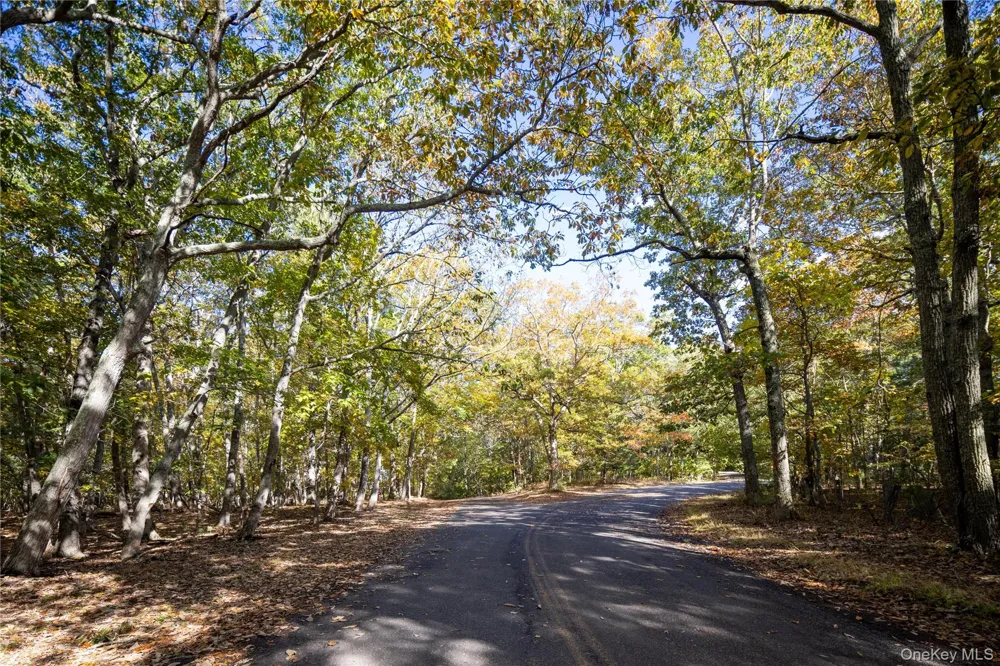 11195 Bayview Road Southold, NY 11971