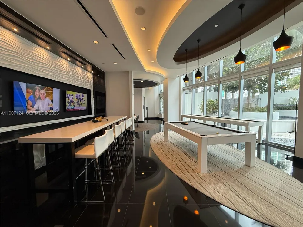 851 NE 1st Ave #4811 Miami, FL 33132