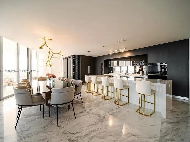 851 NE 1st Ave #4811 Miami, FL 33132