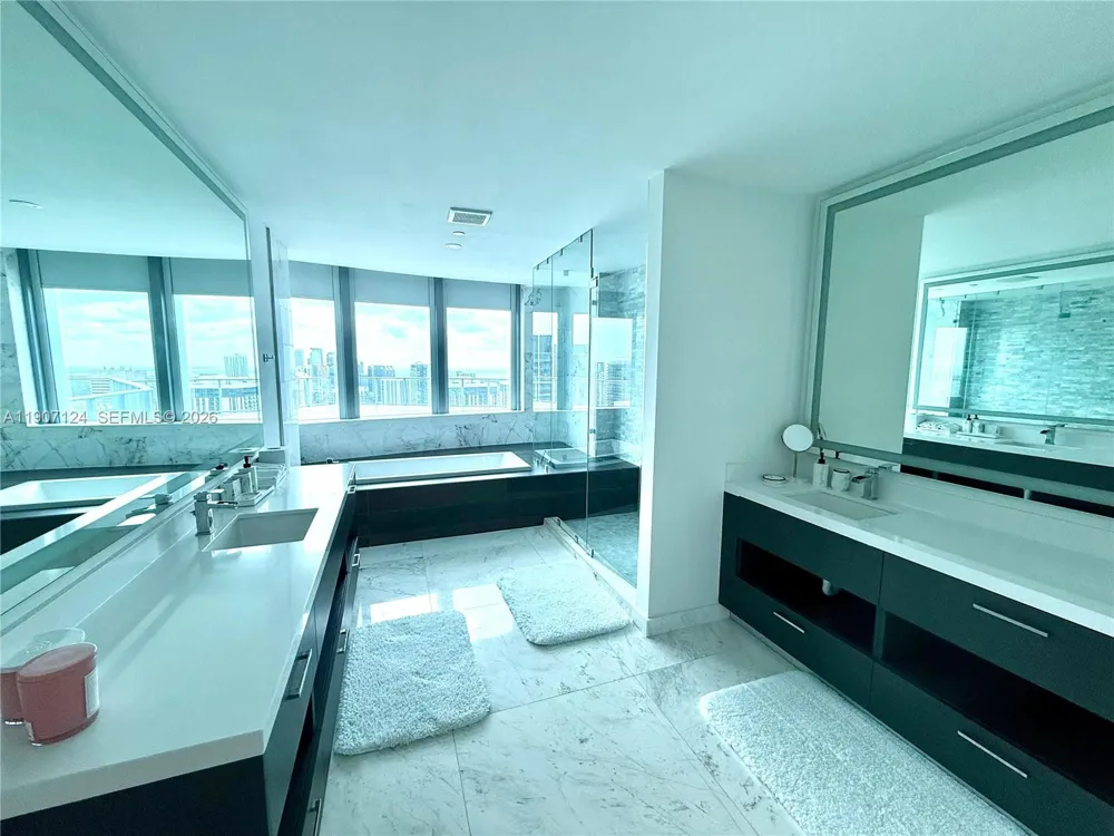 851 NE 1st Ave #4811 Miami, FL 33132