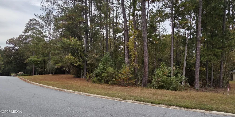 215 Falcon Crest Crest Warner Robins, GA 31088