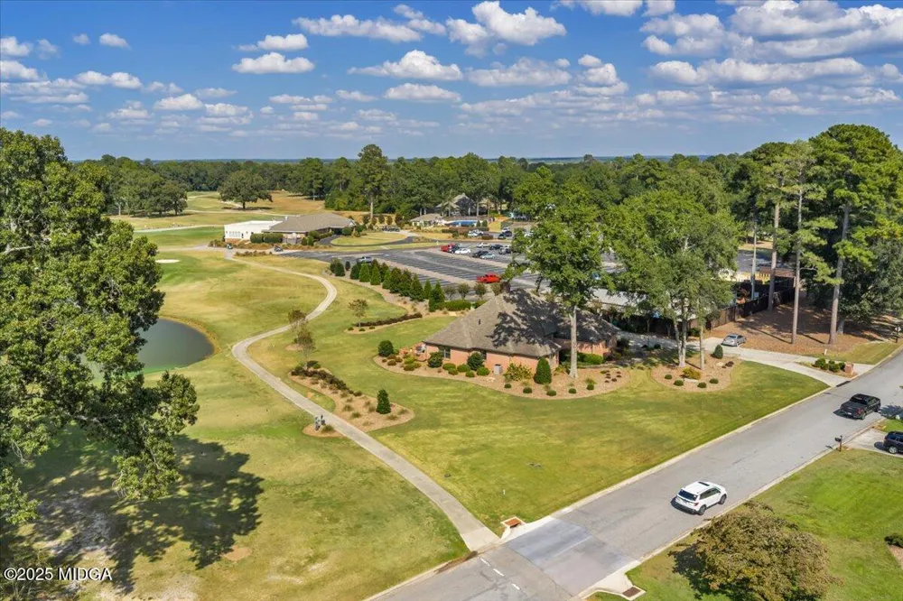 215 Falcon Crest Crest Warner Robins, GA 31088