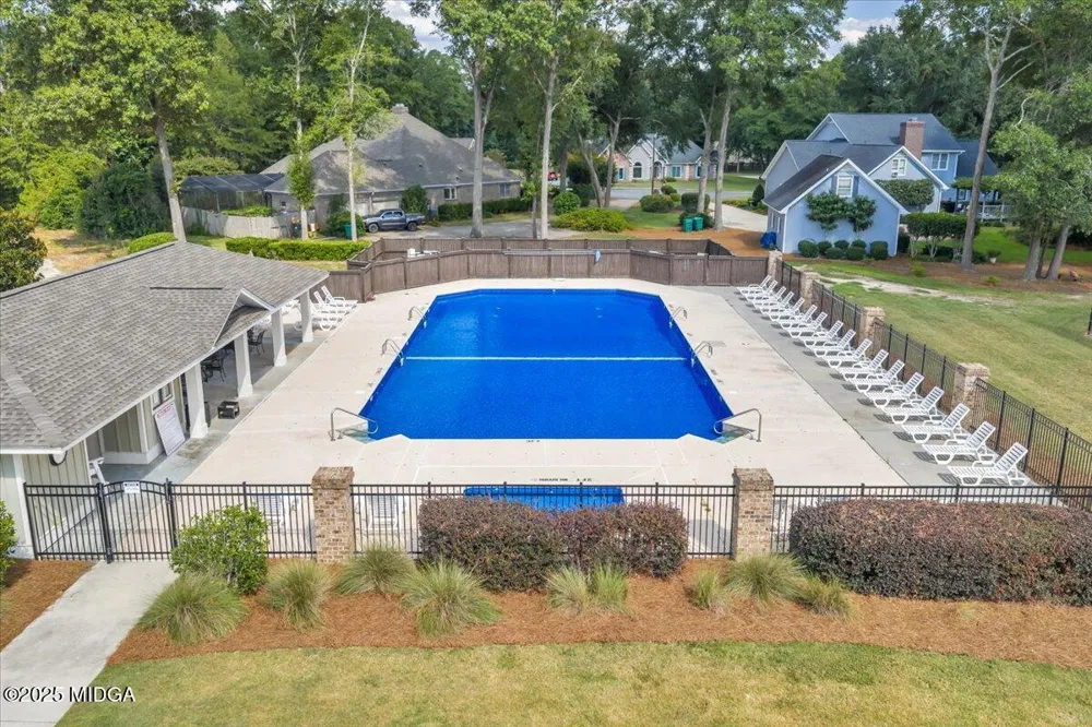 215 Falcon Crest Crest Warner Robins, GA 31088