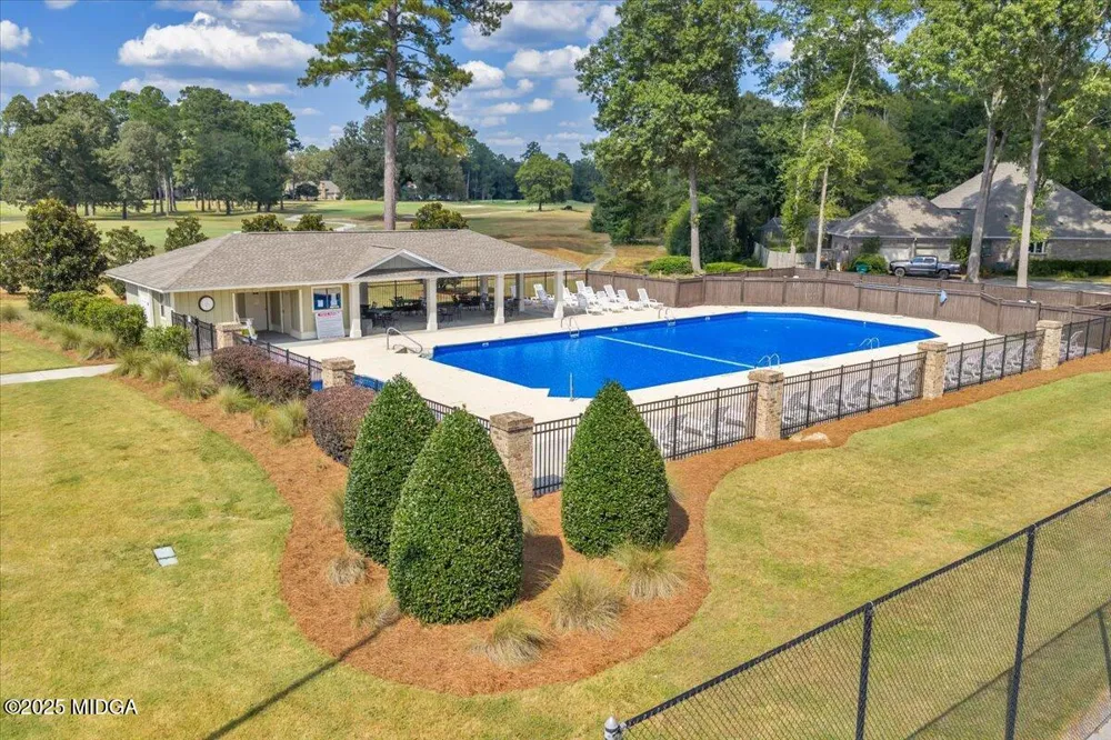 215 Falcon Crest Crest Warner Robins, GA 31088
