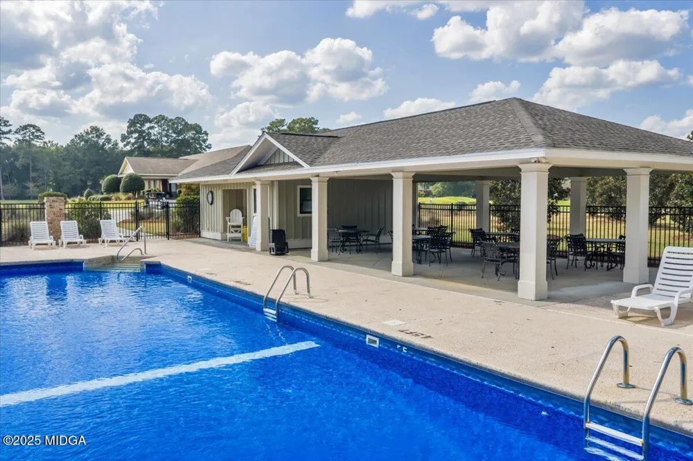215 Falcon Crest Crest Warner Robins, GA 31088