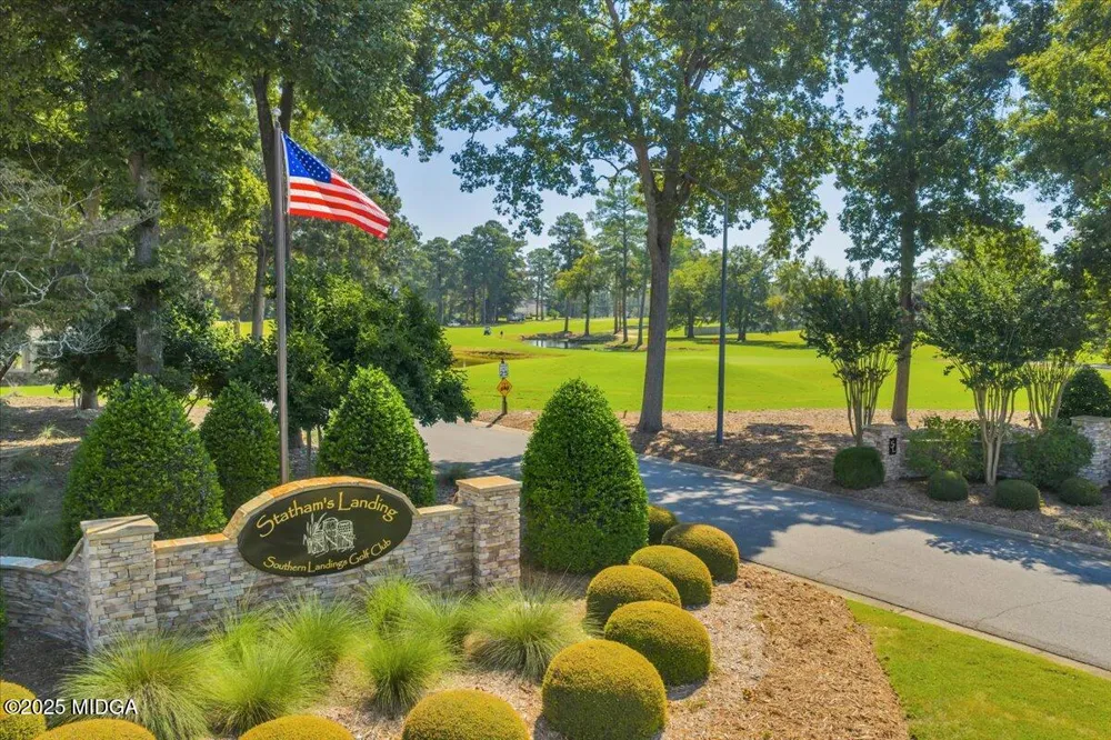 215 Falcon Crest Crest Warner Robins, GA 31088