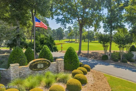 215 Falcon Crest Crest