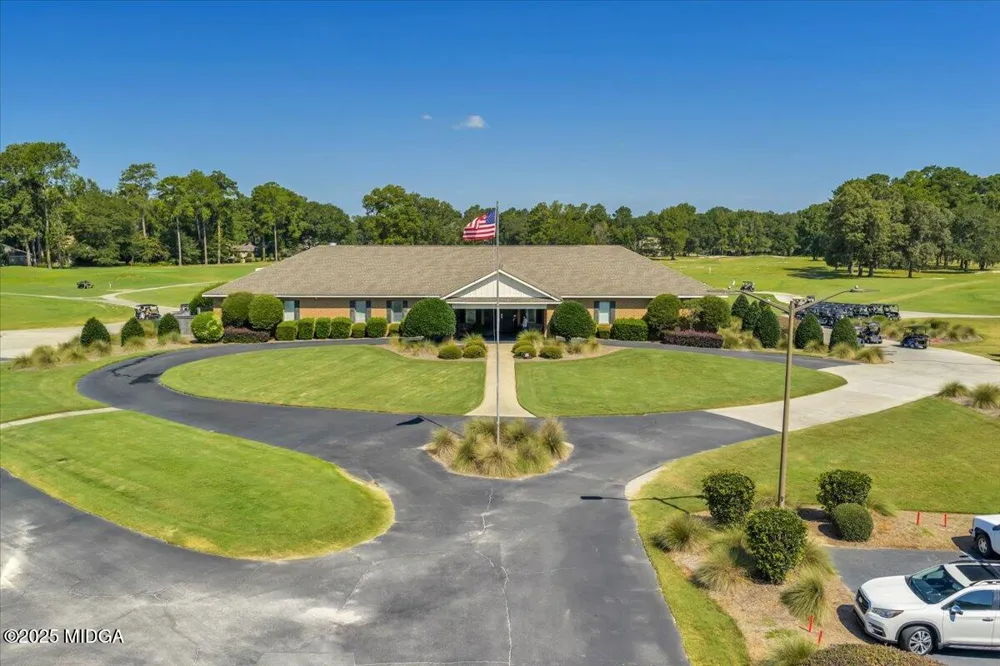215 Falcon Crest Crest Warner Robins, GA 31088