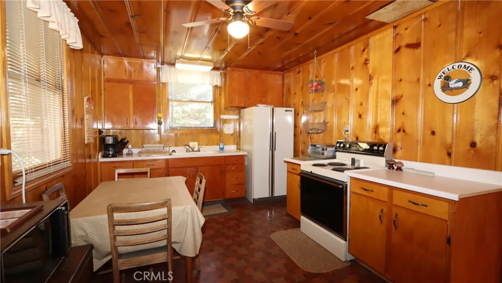 10785 Loch Lomond Loch Lomond, CA 95461