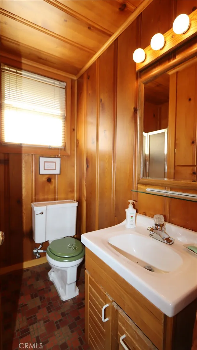 10785 Loch Lomond Loch Lomond, CA 95461