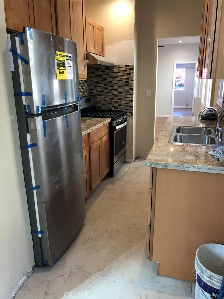 144 W 94th Street Los Angeles, CA 90003
