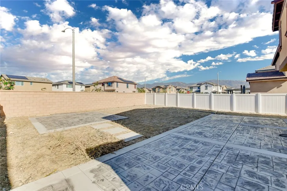 2526 Gunner Ridge Rialto, CA 92377