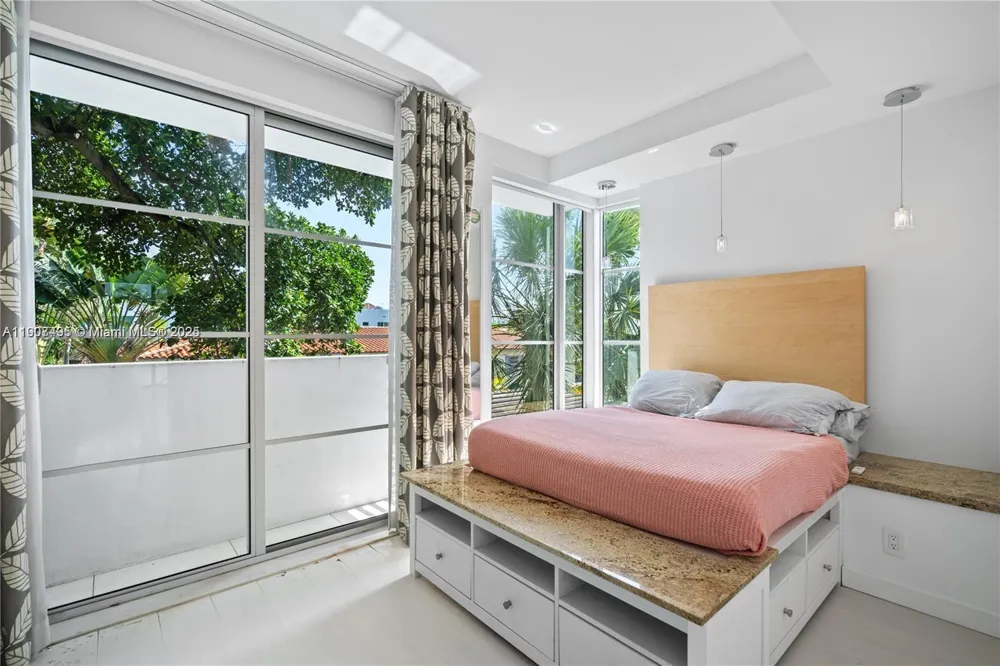 1600 Michigan Ave #7 Miami Beach, FL 33139