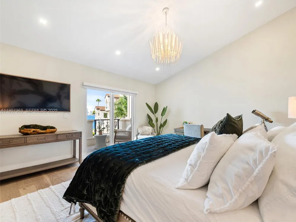 2236 Fisher Island Dr #3306 Miami Beach, FL 33109