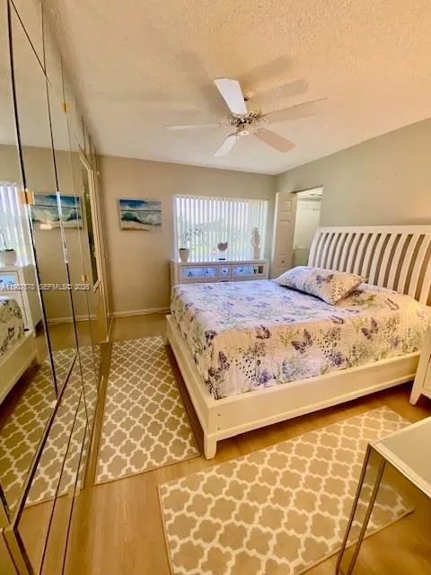 442 Pine Glen Ln #D-2 Green Acres, FL 33463