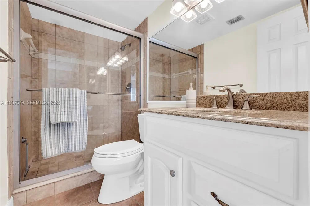 442 Pine Glen Ln #D-2 Green Acres, FL 33463