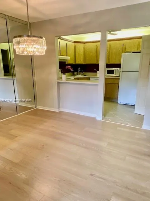 442 Pine Glen Ln #D-2 Green Acres, FL 33463