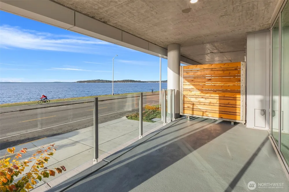 1250 Alki Avenue SW #2A Seattle, WA 98116