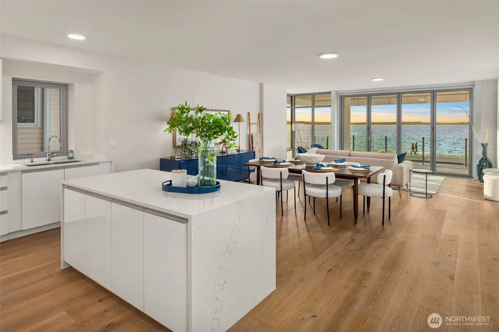 1250 Alki Avenue SW #2A Seattle, WA 98116