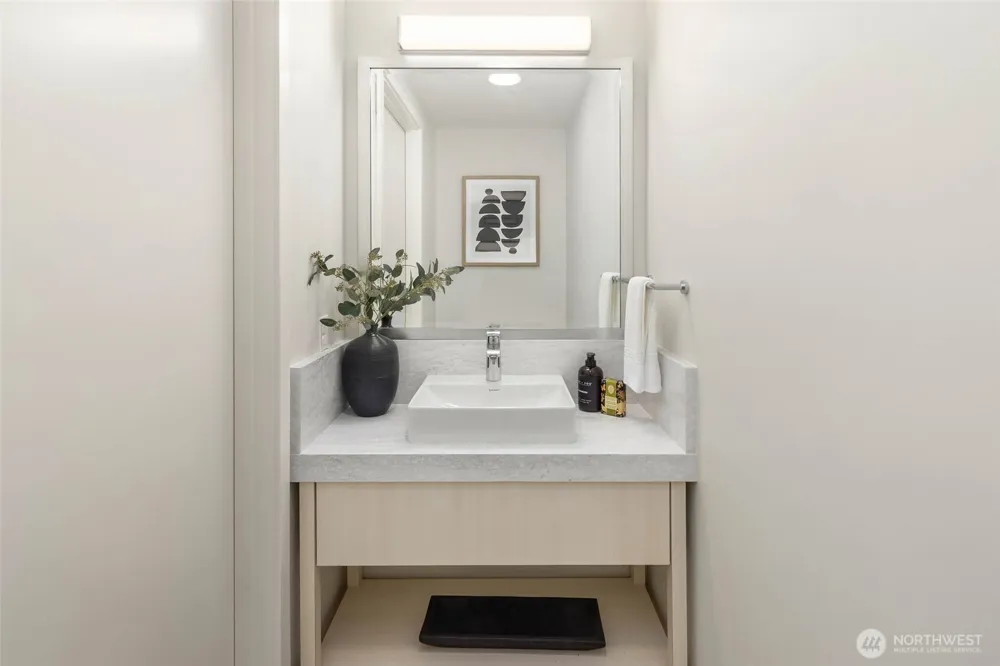 1250 Alki Avenue SW #2A Seattle, WA 98116