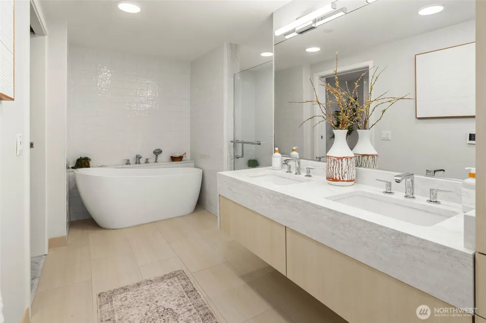 1250 Alki Avenue SW #2A Seattle, WA 98116