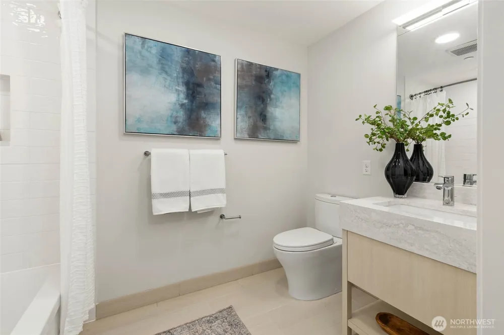1250 Alki Avenue SW #2A Seattle, WA 98116