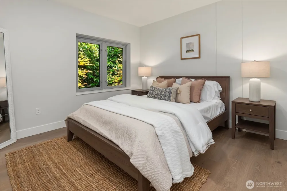 1250 Alki Avenue SW #2A Seattle, WA 98116