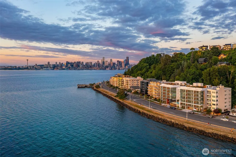 1250 Alki Avenue SW #2A Seattle, WA 98116