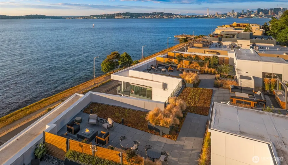 1250 Alki Avenue SW #2A Seattle, WA 98116