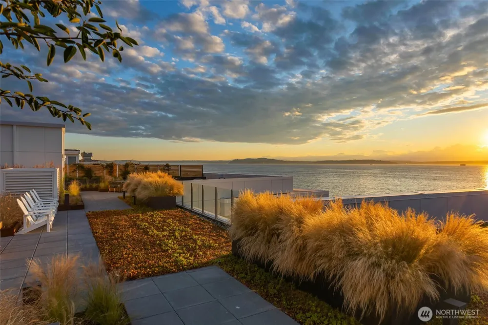1250 Alki Avenue SW #2A Seattle, WA 98116