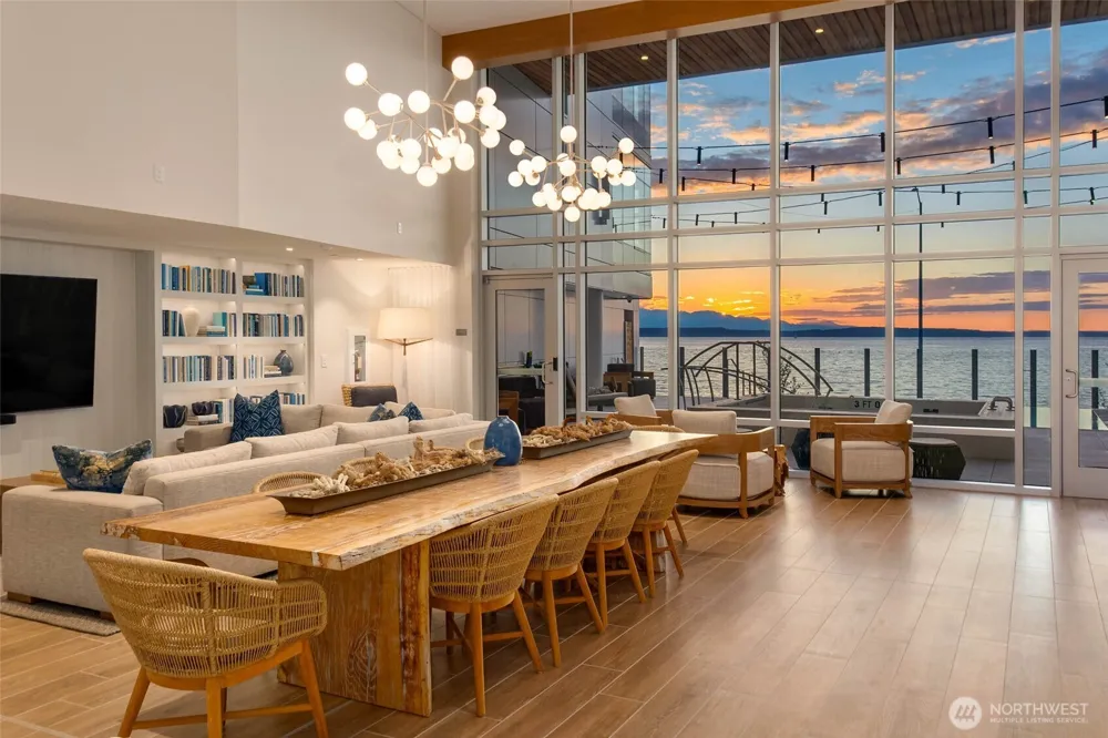 1250 Alki Avenue SW #2A Seattle, WA 98116