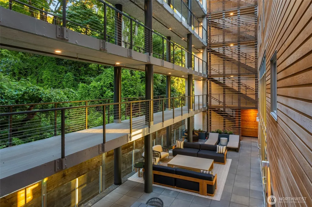 1250 Alki Avenue SW #2A Seattle, WA 98116