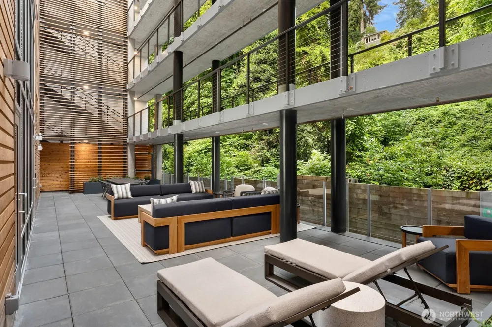 1250 Alki Avenue SW #2A Seattle, WA 98116