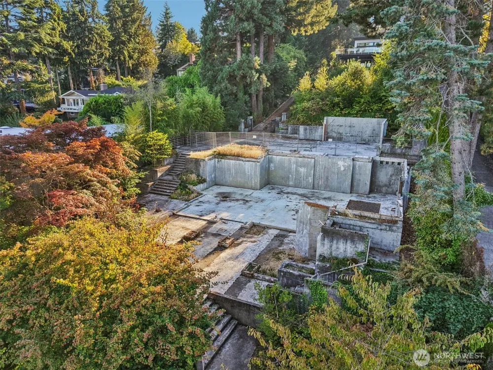 7220 Mercer Way Mercer Island, WA 98040