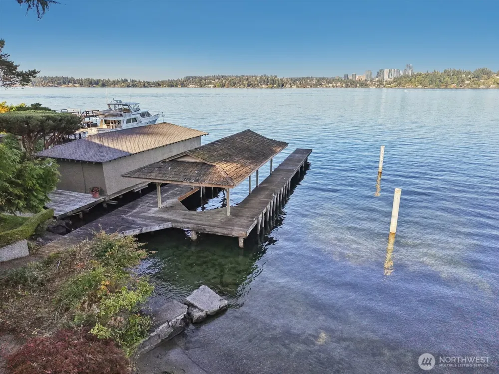 7220 Mercer Way Mercer Island, WA 98040