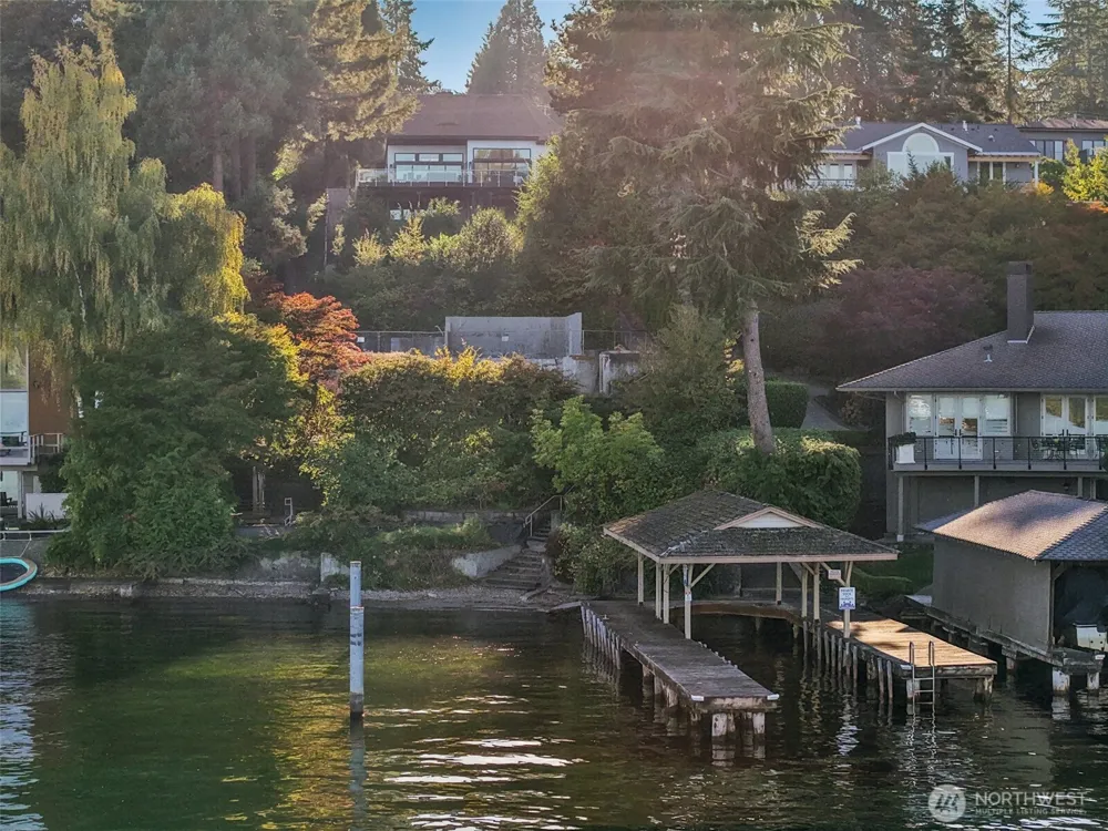 7220 Mercer Way Mercer Island, WA 98040
