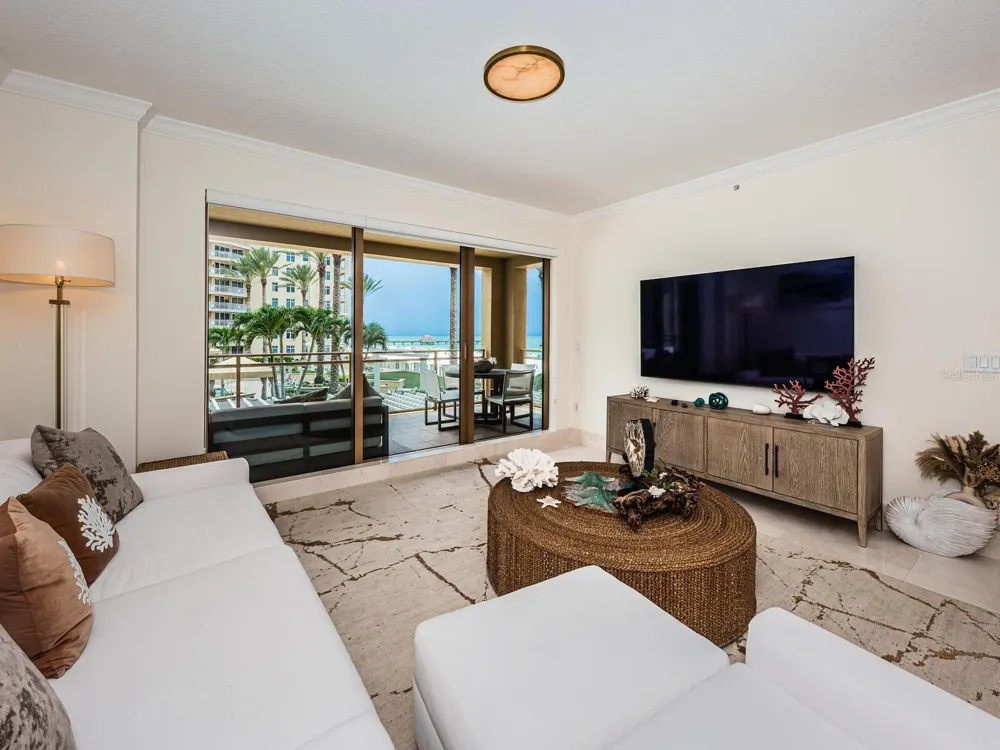 11 BAYMONT STREET #403 Clearwater Beach, FL 33767