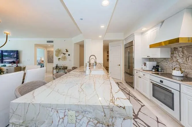 11 BAYMONT STREET #403 Clearwater Beach, FL 33767