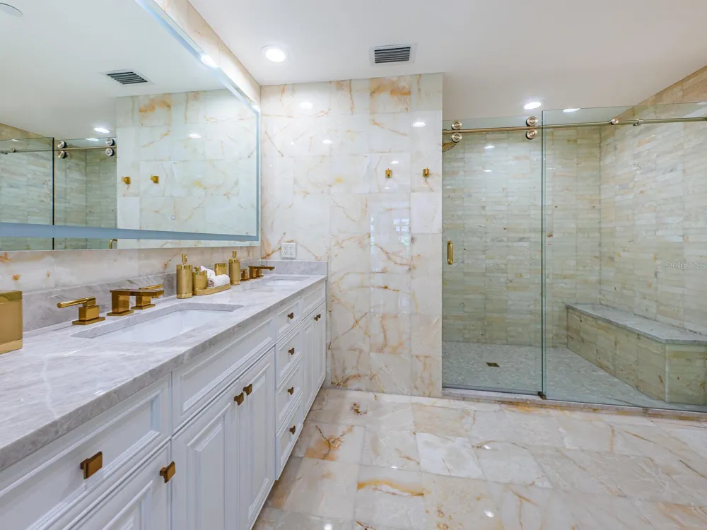 11 BAYMONT STREET #403 Clearwater Beach, FL 33767