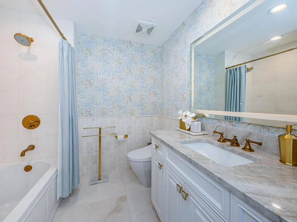 11 BAYMONT STREET #403 Clearwater Beach, FL 33767
