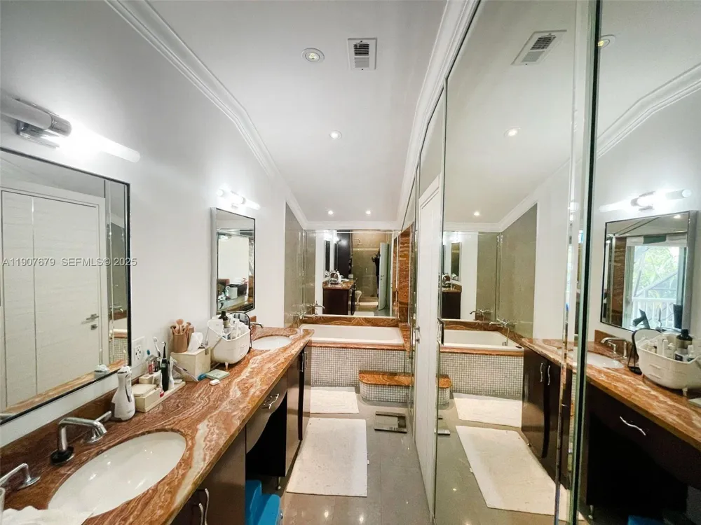 20444 NE 34th Ct #12 Aventura, FL 33180