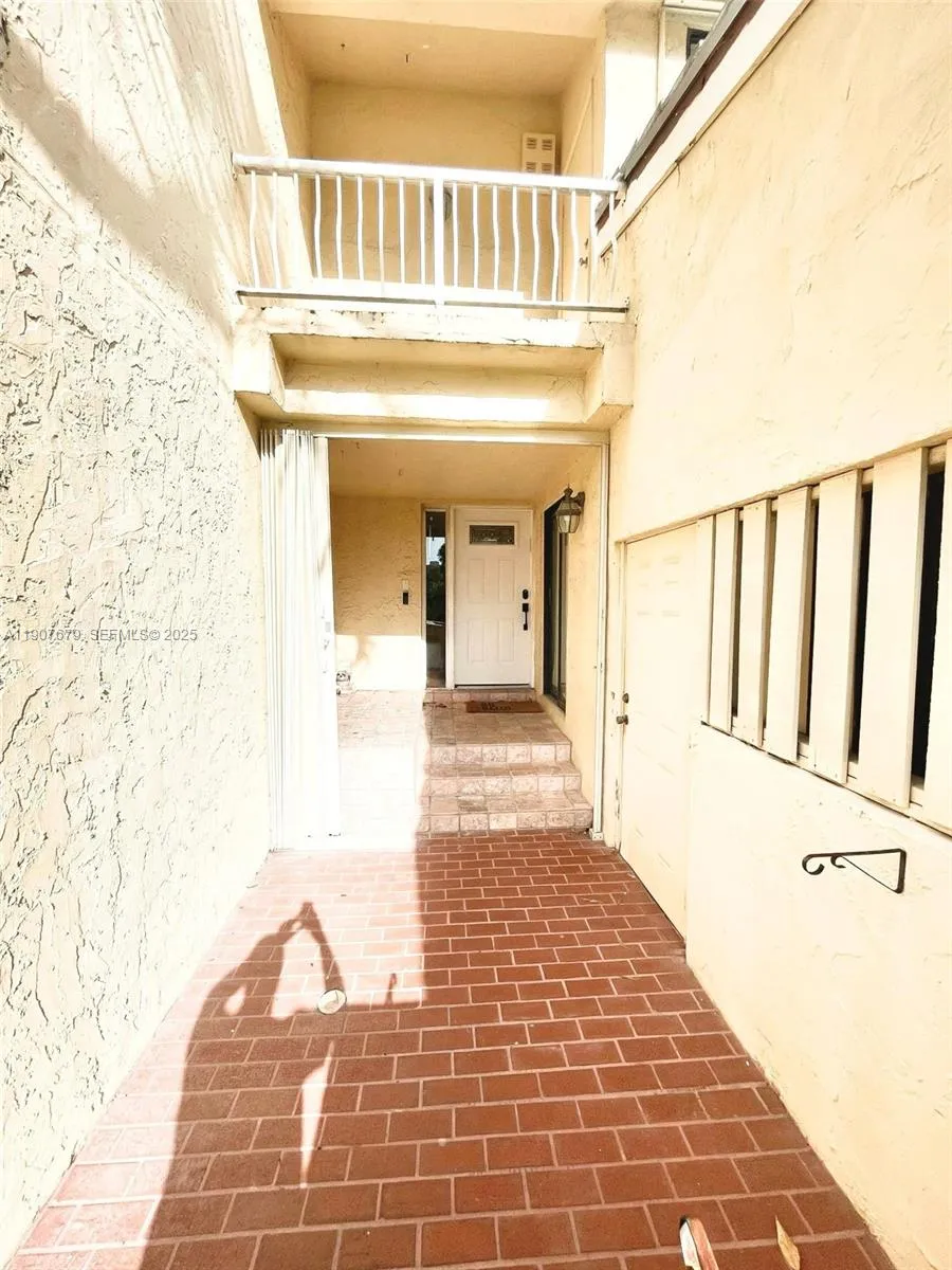 20444 NE 34th Ct #12 Aventura, FL 33180