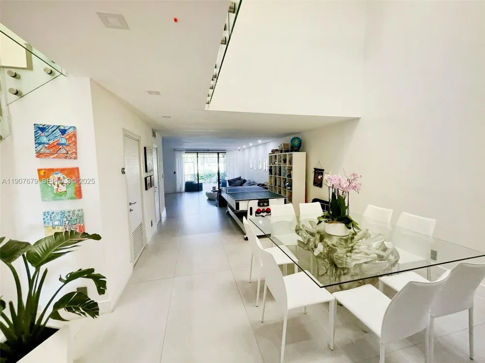 20444 NE 34th Ct #12 Aventura, FL 33180