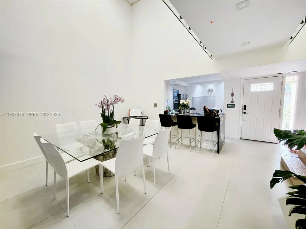 20444 NE 34th Ct #12 Aventura, FL 33180