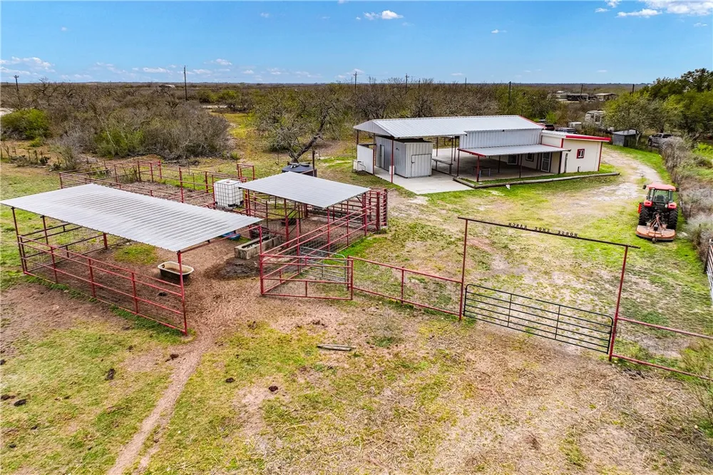 6802 CR 103 San Diego, TX 78384