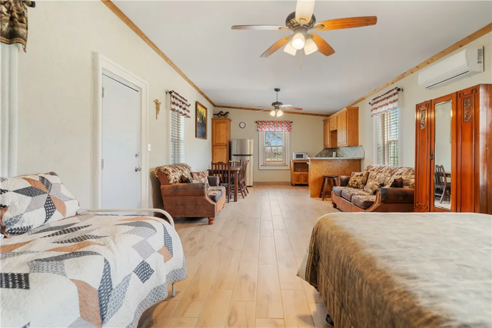 6802 CR 103 San Diego, TX 78384