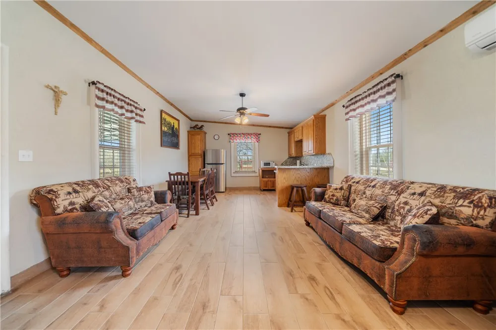 6802 CR 103 San Diego, TX 78384