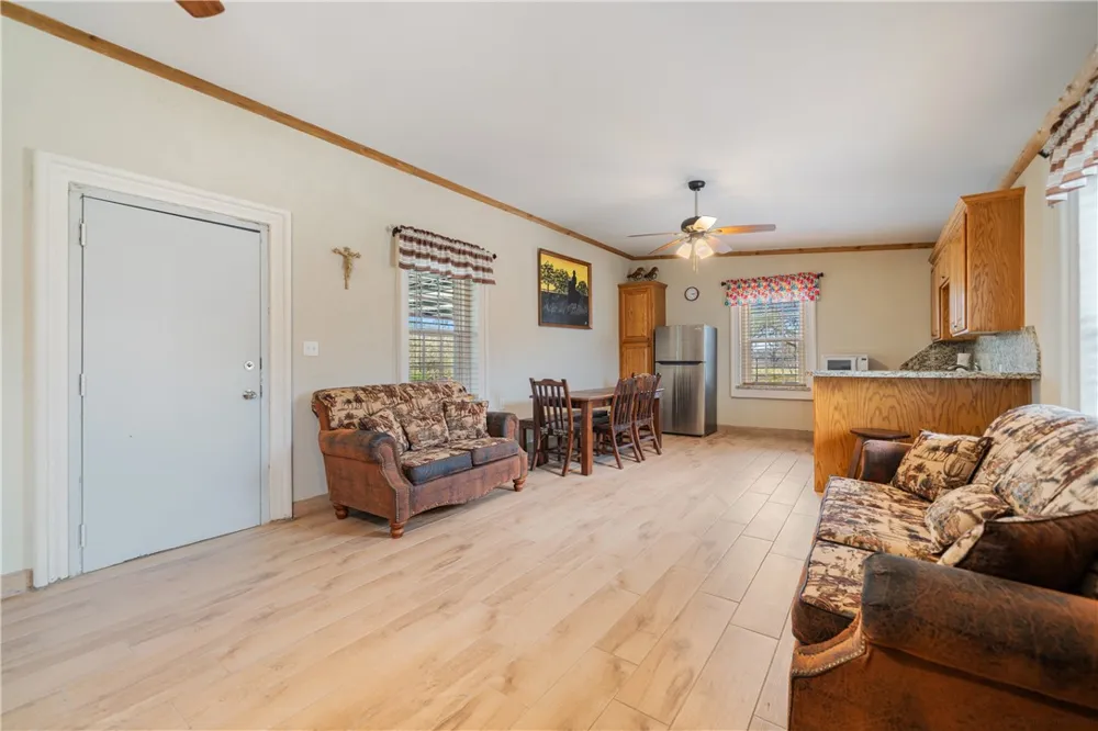 6802 CR 103 San Diego, TX 78384